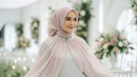 Cara Menyesuaikan Warna Gamis dengan Warna Kulit agar Terlihat Cerah