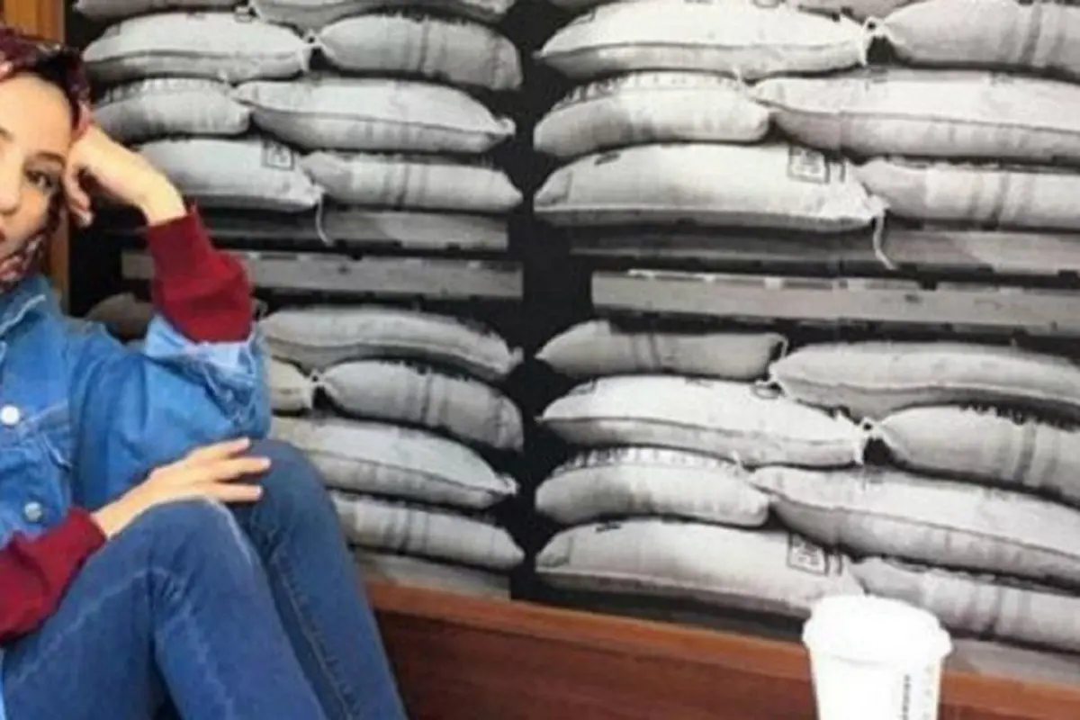 [Bintang] Ini 4 Jaket Modern Chic yang Cocok Dipakai untuk Padu-padan Hijabers