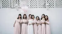Cara memilih baju bridesmaid dengan tepat agar tidak salah beli (pexels/dewey gallery).