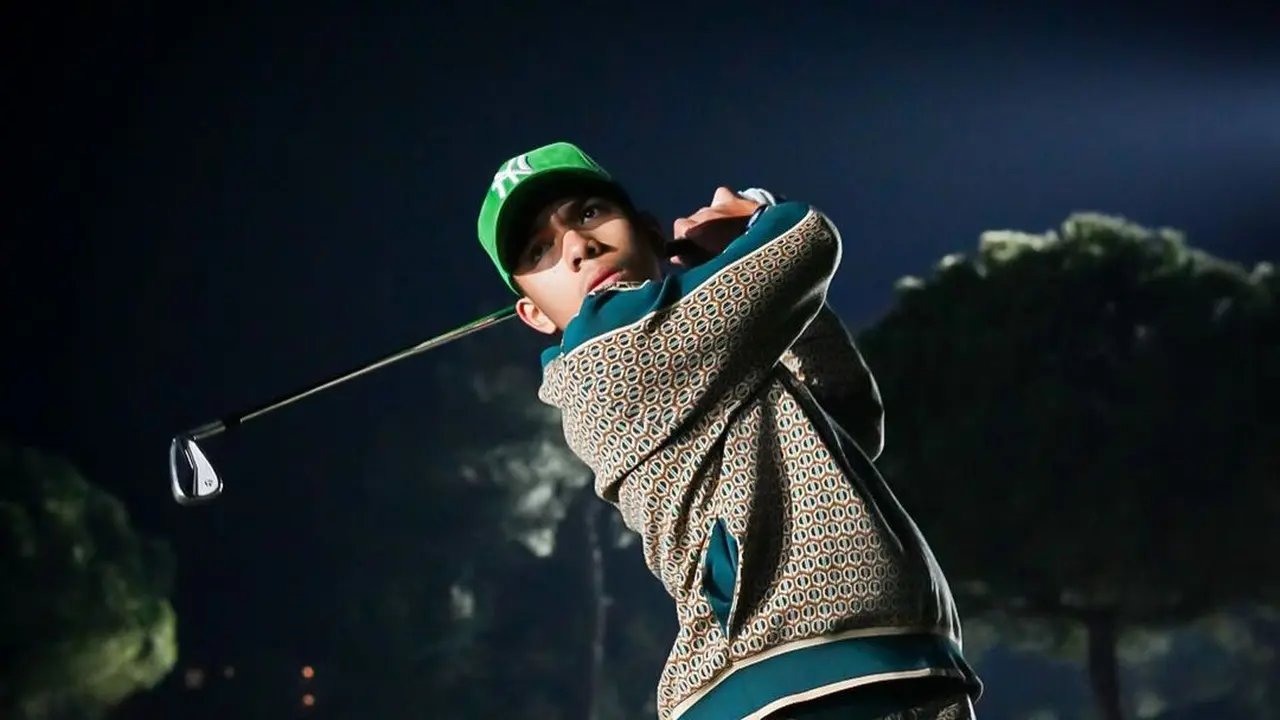 Wakili Banten di PON 2024, 6 Gaya Sporty Saaih Halilintar saat Bermain Golf