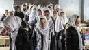 <p>Tahun pendidikan baru Afghanistan dimulai, tetapi sekolah menengah atas tetap ditutup untuk anak perempuan pada tahun kedua setelah Taliban kembali berkuasa 2021 lalu. (AP Photo/Ebrahim Noroozi)</p>