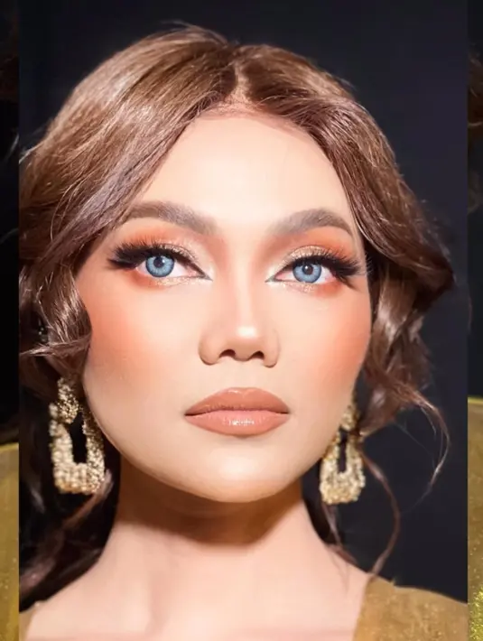 Rina Nose membagikan video singkatnya tutorial makeup di media sosial [instagram/rinanose16]