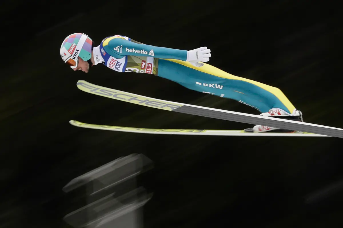 Meluncur ke udara dengan ski