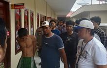 Sembunyi di Loteng Pakai Kolor Hijau, Tegang Detik-Detik Pembunuh Penjual Gorengan Ditangkap Polisi