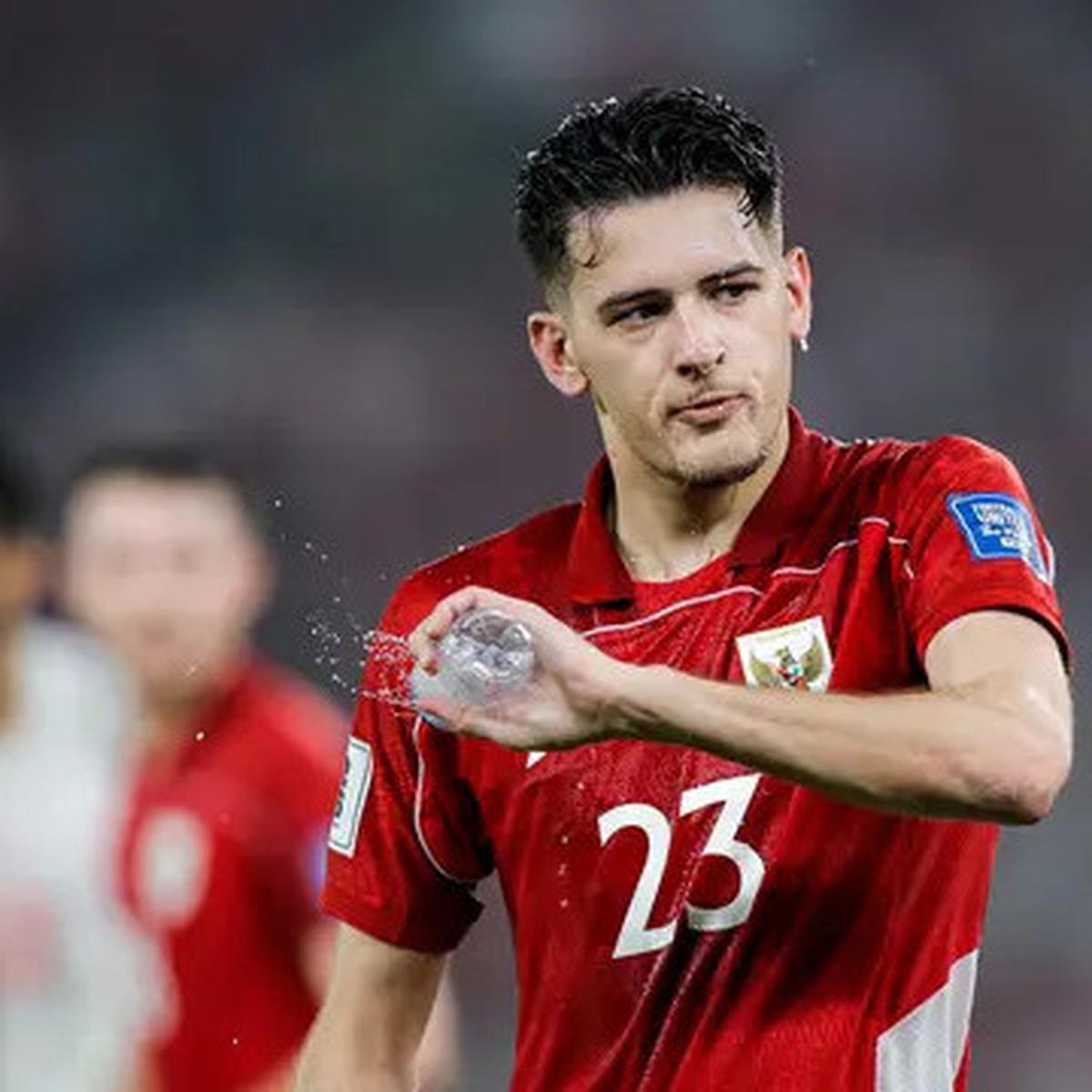 Di Tengah Persiapan Timnas, Momen Manis Justin Hubner Gendong Kamari Bikin Heboh di Jeddah