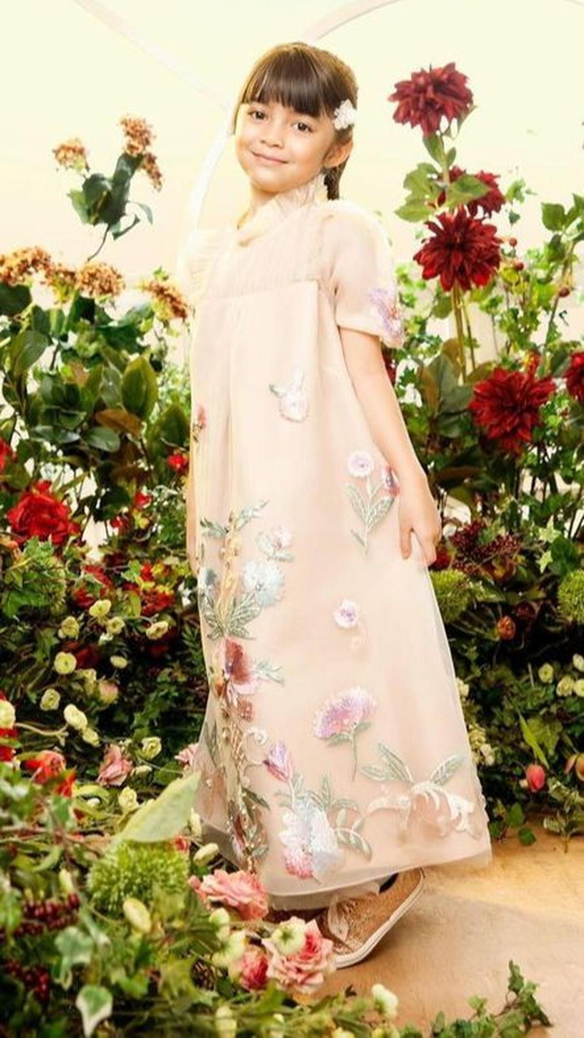 Ini potret Sienna dengan gaun bak princess. Ia terlihat semakin cantik di usianya yang semakin bertambah.