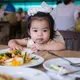 Pemilihan bumbu untuk batita perlu diperhatikan karena anak masih berada dalam tahap membentuk kebiasaan makan. Kenali pilihan bumbu yang lebih sesuai untuk mendukung pola makan sehat. (Foto/Dok: Pexels)