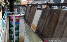 Pintu Air Pasar Ikan Siaga 2, BPBD DKI Jakarta Imbau Warga Pesisir Waspada Banjir Rob