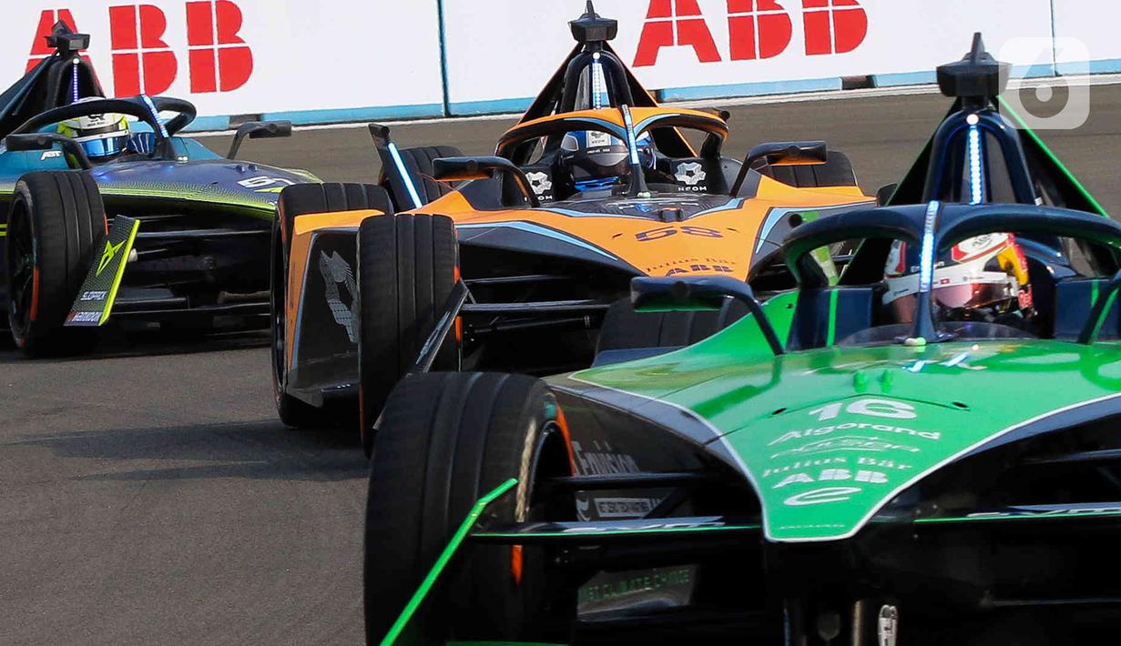 "Ini adalah perkembangan yang fantastis. Saya sangat bersyukur dan senang dengan kerja keras bersama tim saya. Saya menikmati balapan disini dan mampu melakukan yang terbaik," kata Gunther. (Liputan6.com/Herman Zakharia)