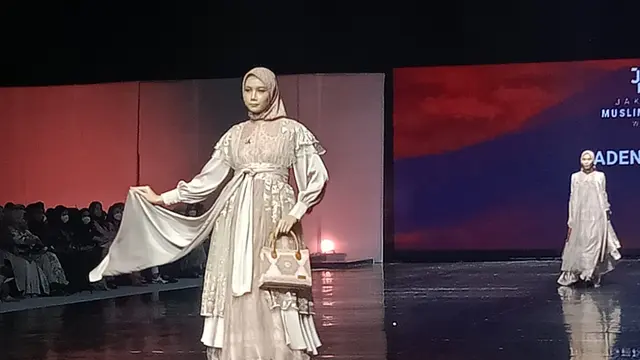 Ajang Jakarta Muslim Fashion Week 2022.