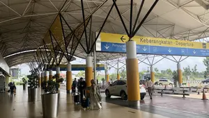Gagal Terbang Efek Anak Krakatau, Penumpang di Bandara Jambi Memilih Bertahan