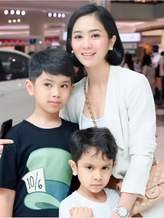 Bunga Zainal dan Sukhdev Singh