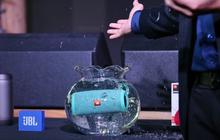 Hebat! Speaker JBL tahan direndam air