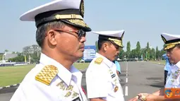Citizen6, Surabaya: Prosesi serah terima Jabatan komandan di " kawah candradimukanya " prajurit matra laut tersebut, digelar dengan upacara militer di Lapangan Laut Maluku, Kesatrian Bumimoro, Kobangdikal, Surabaya. (Pengirim: Penkobangdikal)