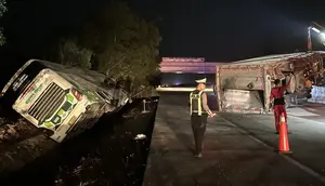 Bus Tabrak Truk Trailer di Tol Terpeka Mesuji, 1 Tewas dan 7 Luka