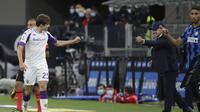 Pemain Fiorentina, Federico Chiesa, merayakan gol yang dicetaknya ke gawang Inter Milan. (AP Photo/Luca Bruno)