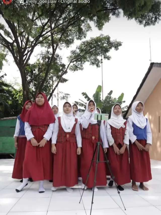 Melly Goeslaw