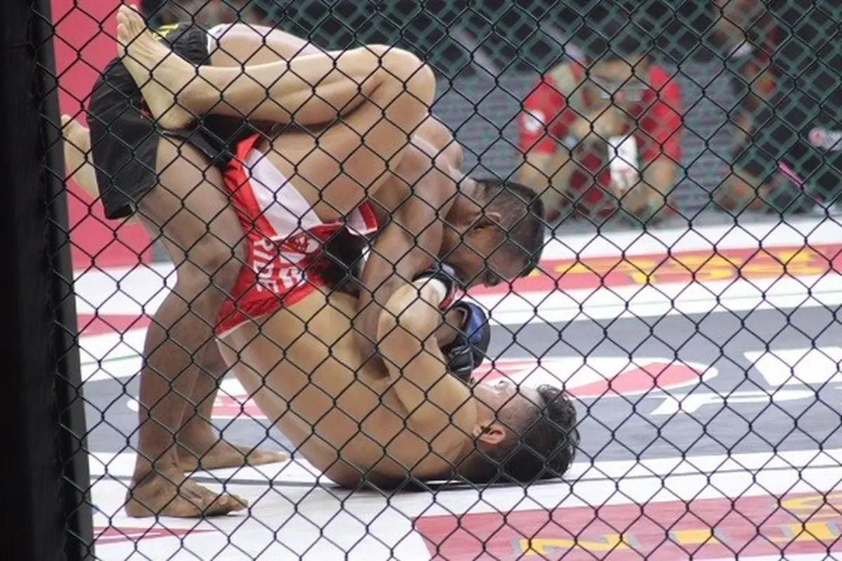 Paul Lumihi Mempertahankan Sabuk Juara Dari Arief Maut Rambo