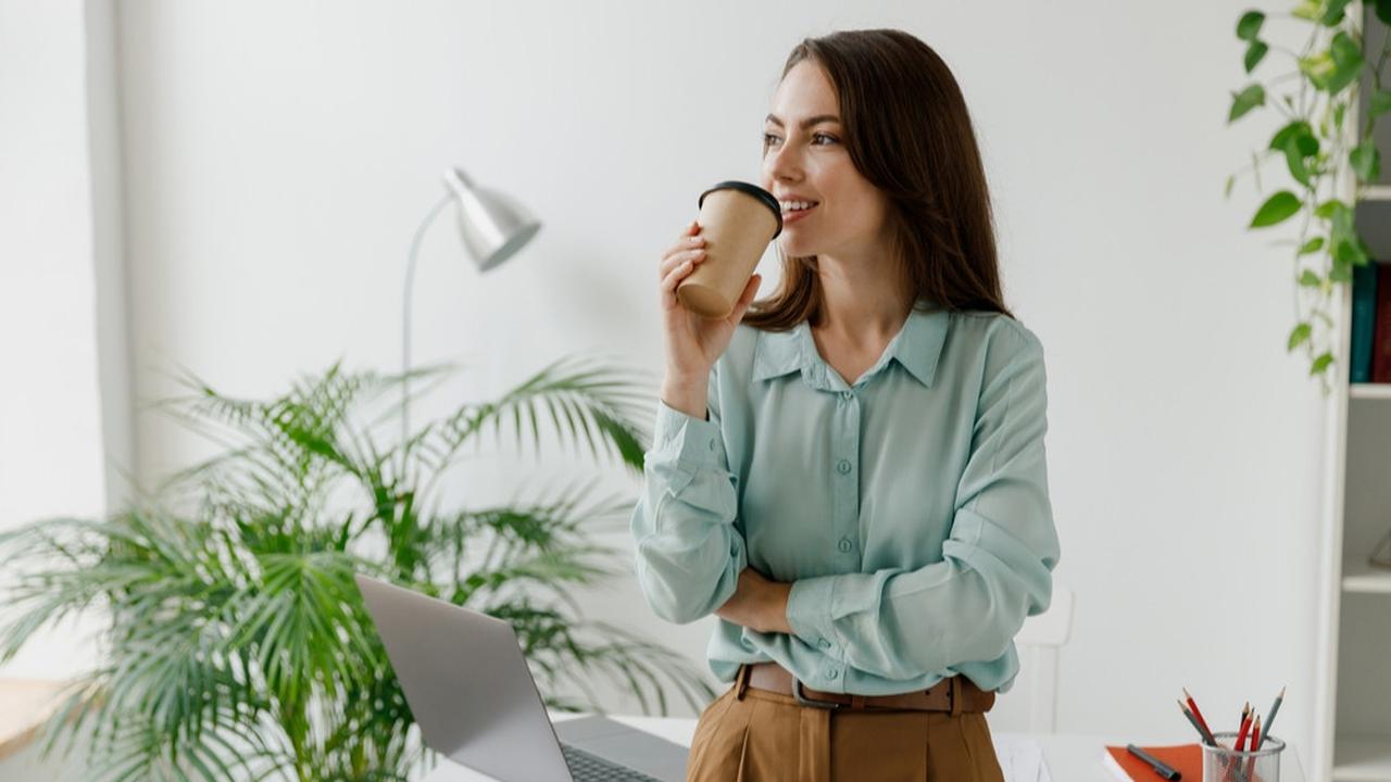 Waktu yang Tepat Minum Kopi, Benarkah hanya Pagi Hari? Cek Faktanya