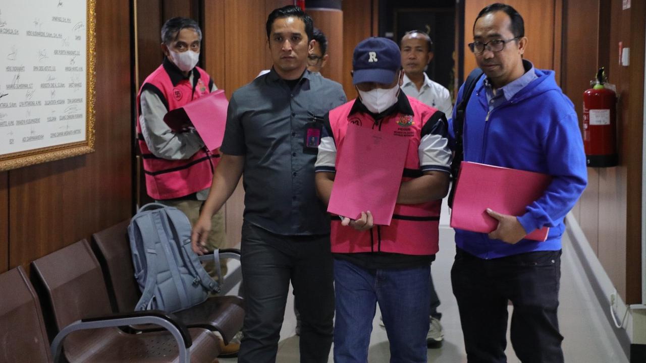 Memahami Putusan Lepas, Vonis Diberikan Tiga Hakim Tersangka Suap Kepada Korporasi Terdakwa Korupsi Ekspor CPO