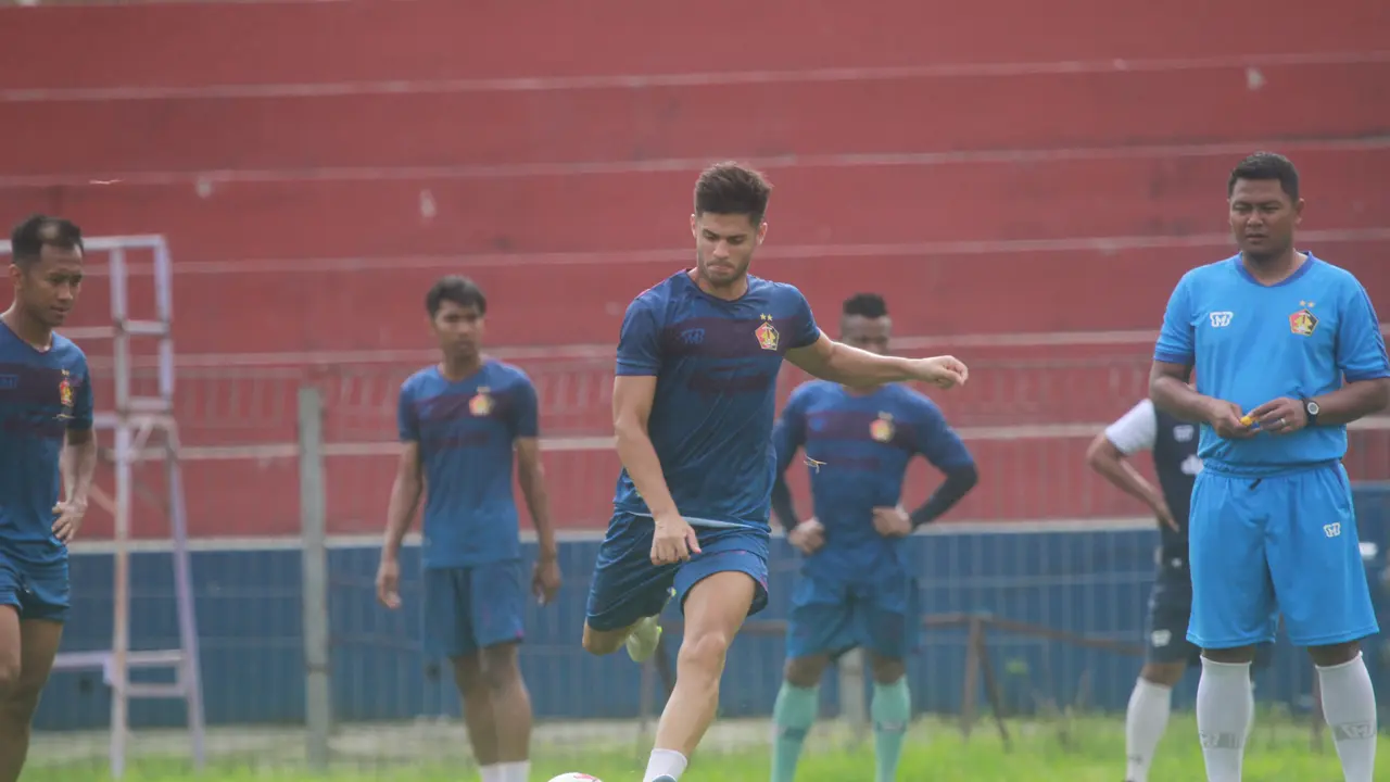 Gaspar Vega, Persik Kediri