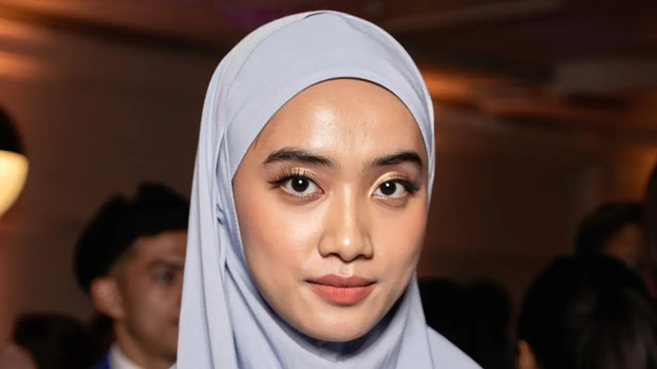 Hijab Style untuk Kondangan dan Party Malam (Foto: Reve Art AI)