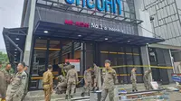 Outlet Mie Gacoan di daerah Serpong, Kota Tangerang Selatan (Tangsel), disegel Satuan Polisi Pamong Praja (Satpol PP), Selasa (25/2/2025). (Liputan6.com/Pramita Tristiawati)
