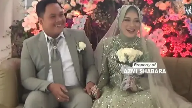 Ketika istri mencium tangan suami pahalanya sama dengan mencium Hajar Aswad (SS: YT Azmi Shabara)