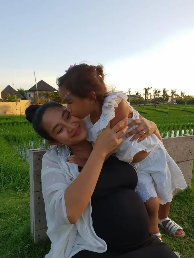 [Fimela] Happy Salma