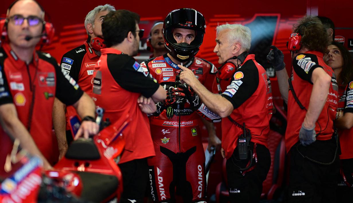 Francesco Bagnaia tampil dominan. (Marco BERTORELLO/AFP)