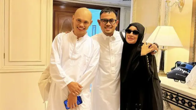Transformasi Wanda Hara Saat Umroh, Doa Tulusnya Mengundang Haru Netizen