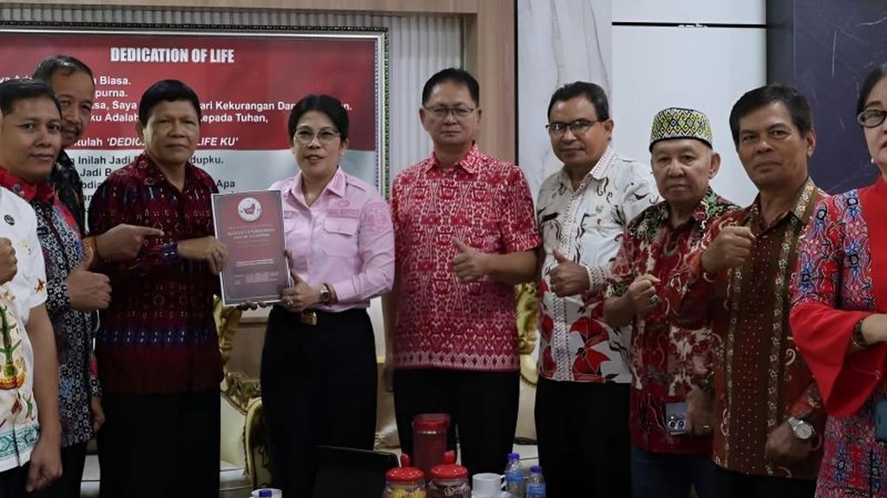 Wali Kota Singkawang Dorong Peran Cendekiawan Dayak untuk Pembangunan Daerah