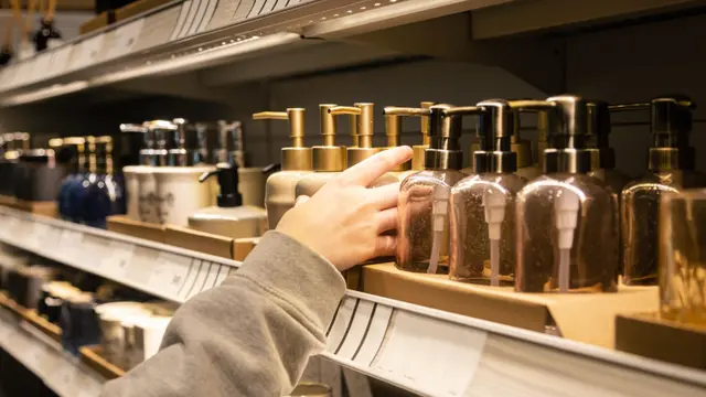 Ilustrasi parfum (Foto: Freepik/pvproduction)