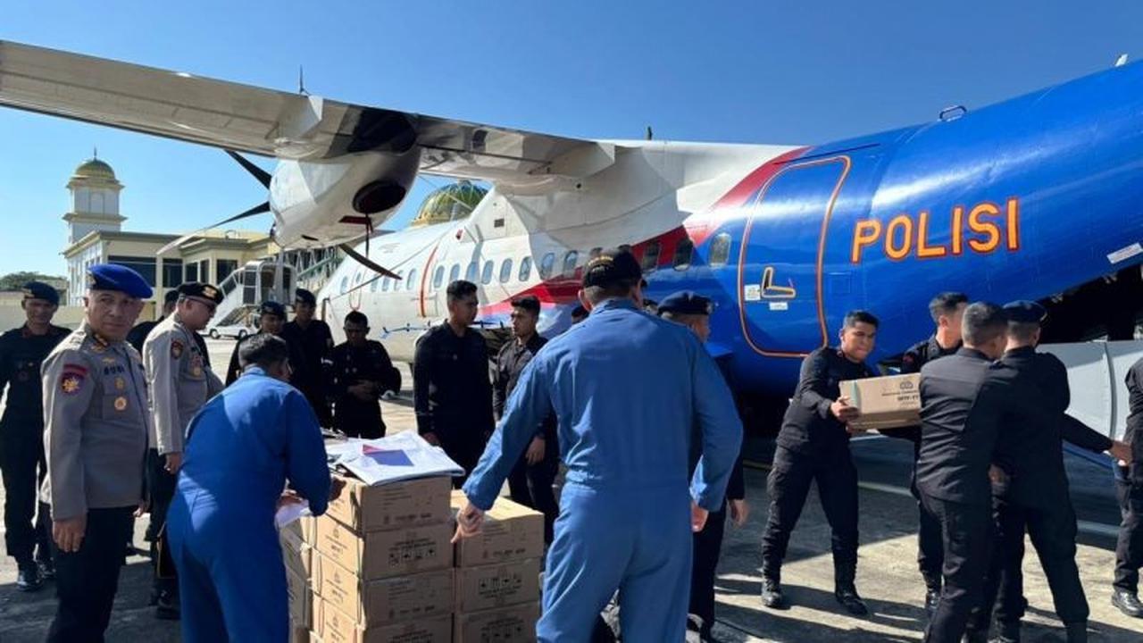 Mabes Polri Kirim 2,5 Ton Bantuan Logistik dan RON ke Aceh untuk Penanganan Bencana