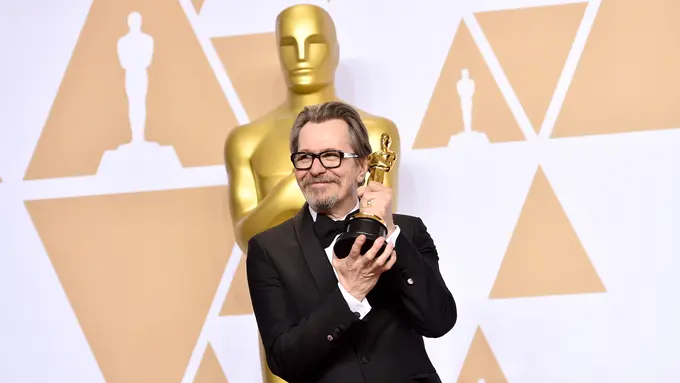 [Bintang] Gary Oldman