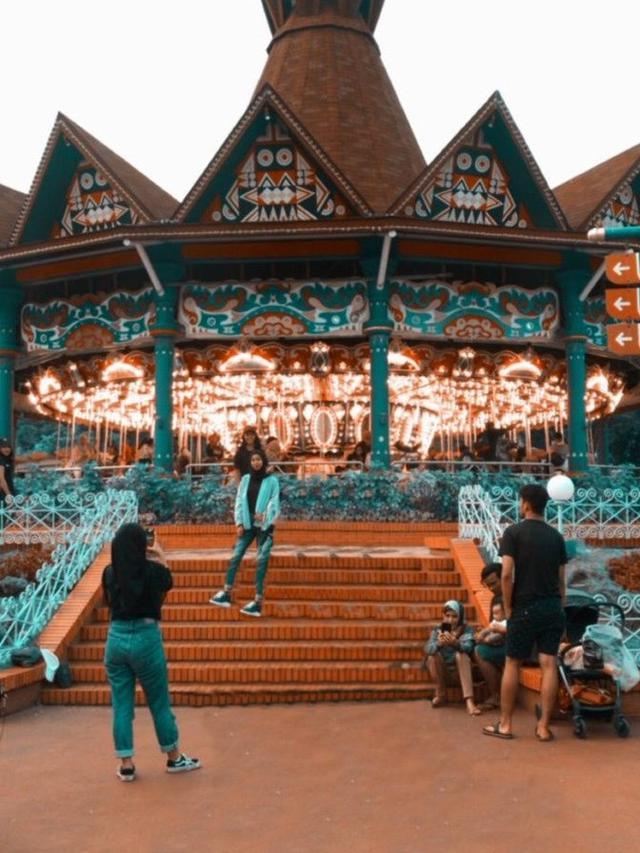 Minta Dieditkan Foto Agar Sendirian, 6 Hasilnya Ini Bikin Tepuk Jidat