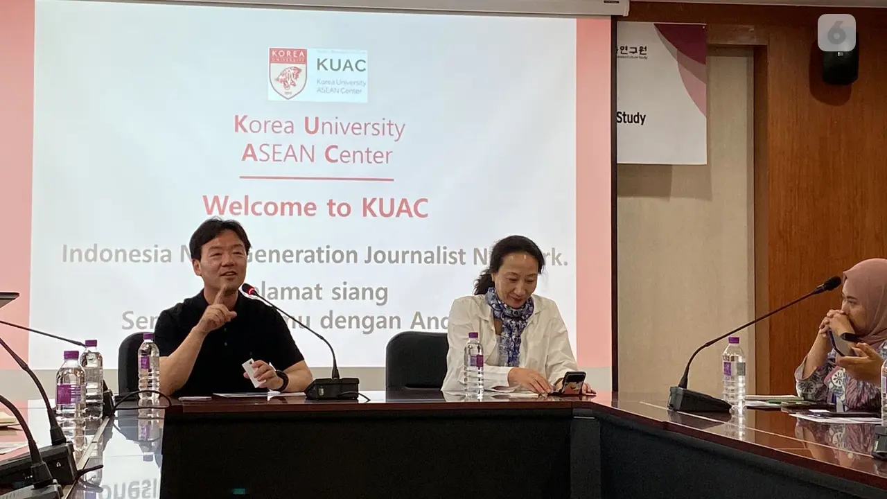 Profesor Ilmu Politik dan Hubungan Internasional di Korea University, Jae Hyeok Shin menilai bahwa ASEAN punya peran penting dalam meredam dua kekuatan besar dunia saat ini, yaitu Amerika Serikat dan China (Liputan6.com/Teddy Tri Setio Berty)