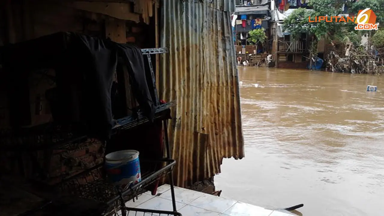 rumah-rusak-banjir-140211b.jpg