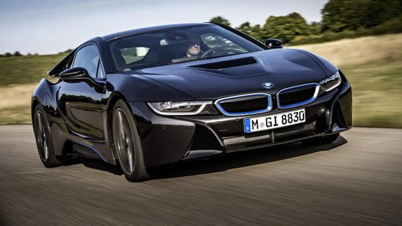 Respon Tinggi BMW i8 Dimanfaatkan Diler untuk "Cekik" Pembeli