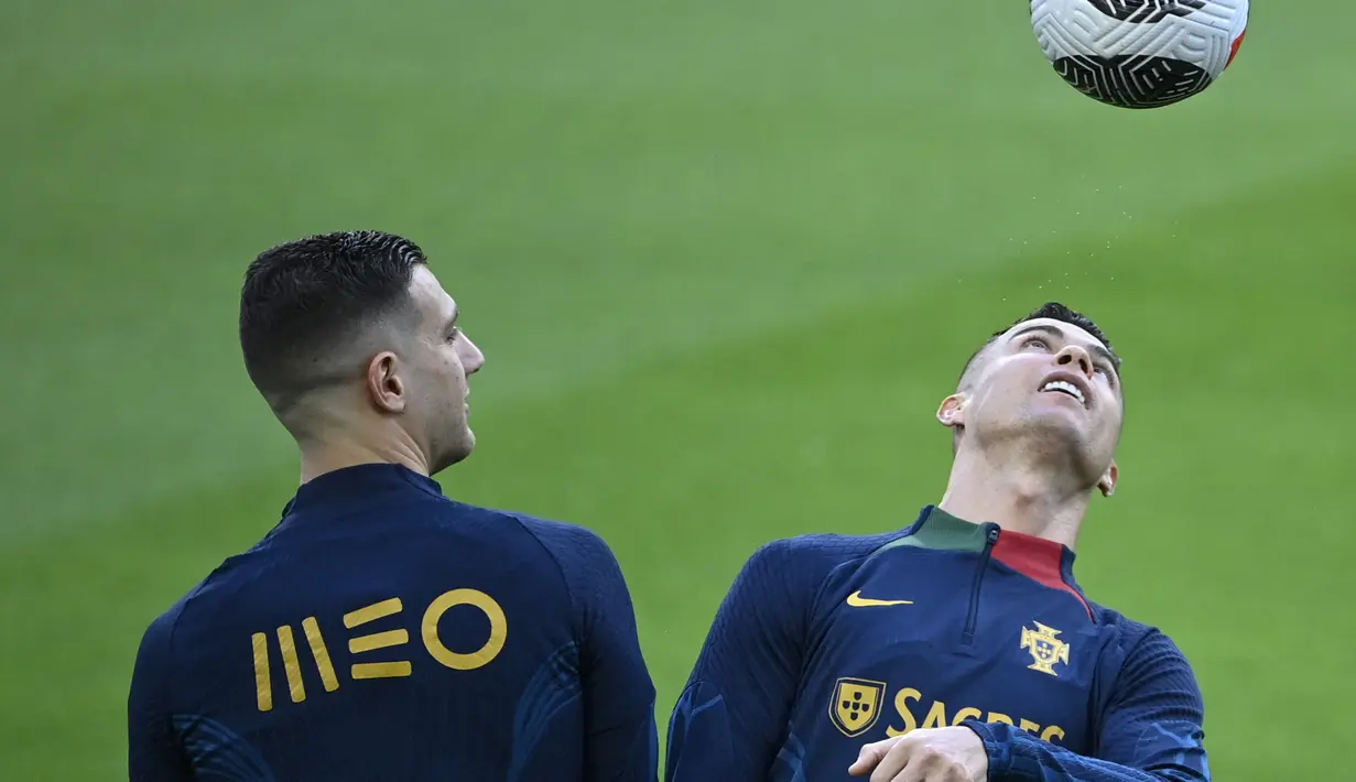 Sebab, kemenangan akan memastikan Cristiano Ronaldo dan kawan-kawan lolos dengan tiga laga tersisa. (MIGUEL RIOPA / AFP)
