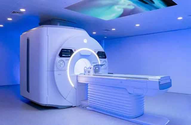 Pemeriksaan pencitraan stroke menggunakan MRI 3 Tesla yang sudah didukung teknologi AI.