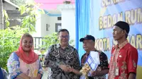 Wali Kota Semarang Hevearita Gunaryanti Rahayu menyaksikan penyerahan kunci tanda selesainya pemugaran oleh PT Taspen. Foto: Liputan6.com/ Felek Wahyu