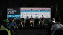 <p>Dari kiri : Pebalap Mercedes EQ Formula E, Stoffel Vandoorne, Pebalap Jaguar TCS Racing, Mitch Evans dan pebalap Envision Racing, Nick Cassidy, memberi keterangan saat jumpa pers di Jakarta International e-Prix Circuit (Jakarta E-Prix), Ancol pada Jumat (4/6/2022). (Bola.com/M Iqbal Ichsan)</p>