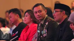 Komandan Batalyon Infanteri Mekanis 203/Arya Kamuning, Agus Yudhoyono (tengah) didampingi Founder FPCI dan Supermentor, Dino Patti Djalal dan Walikota Bandung Ridwan Kamil, di Djakarta Theatre, Jakarta. (Liputan6.com/Angga Yuniar)