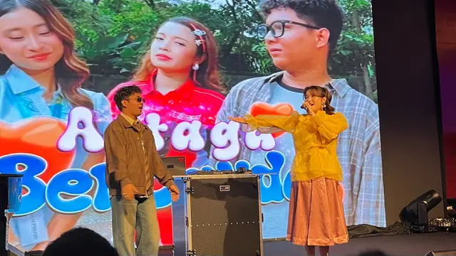Akbar Chalay dan Mingse dalam konferensi pers AMI Awards yang diselenggarakan di Jakarta, (21/9/2026). (Liputan6.com/Afradhiya N. R)