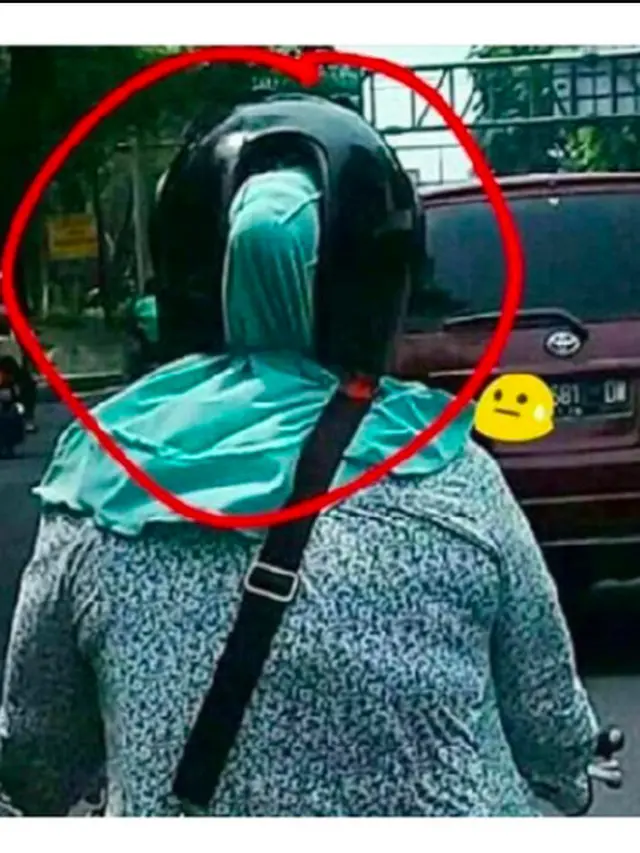 9 Momen Santai Emak-Emak Saat di Jalan, Lucu tapi Bikin Geregetan