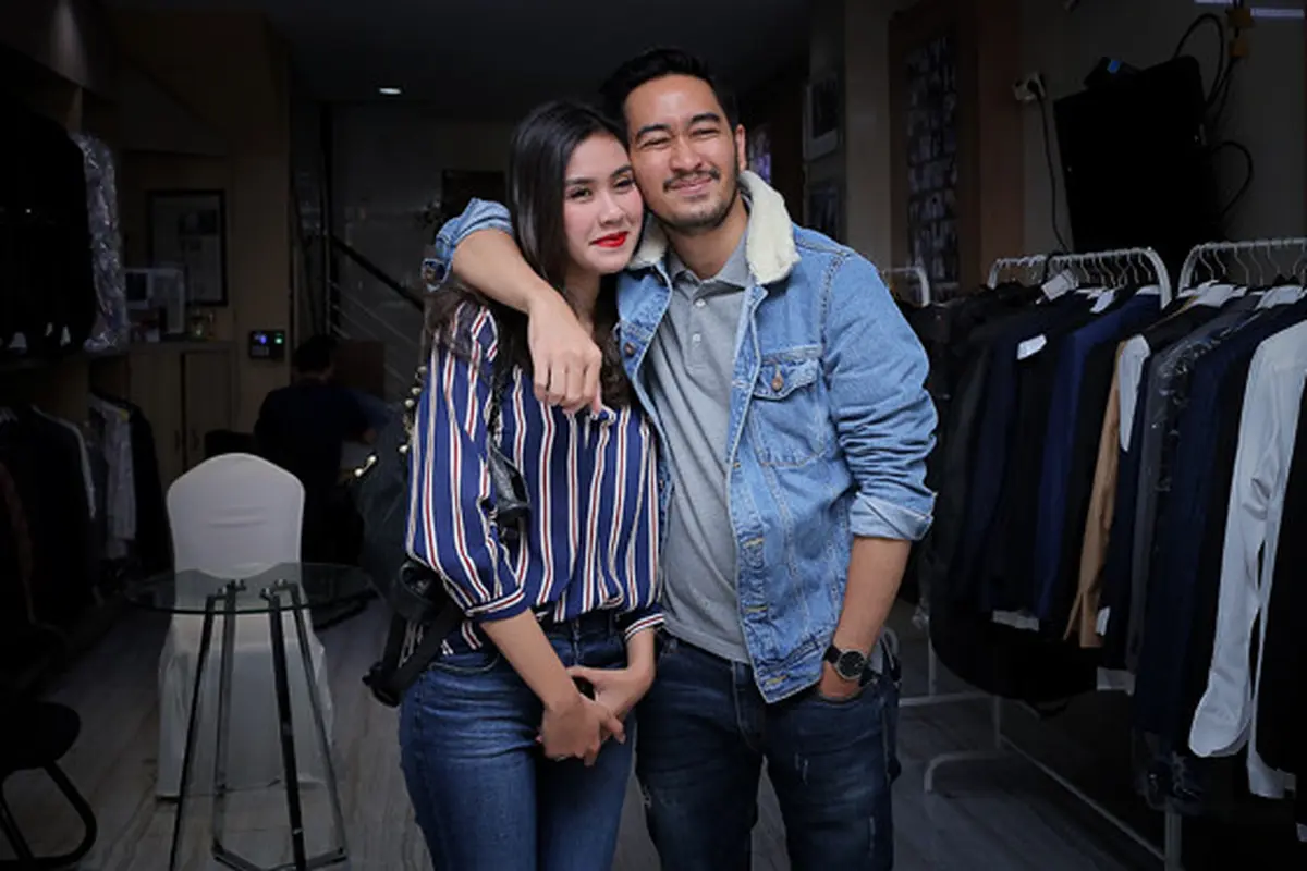 [Bintang] Syahnaz Shadiqa dan Jeje Govinda