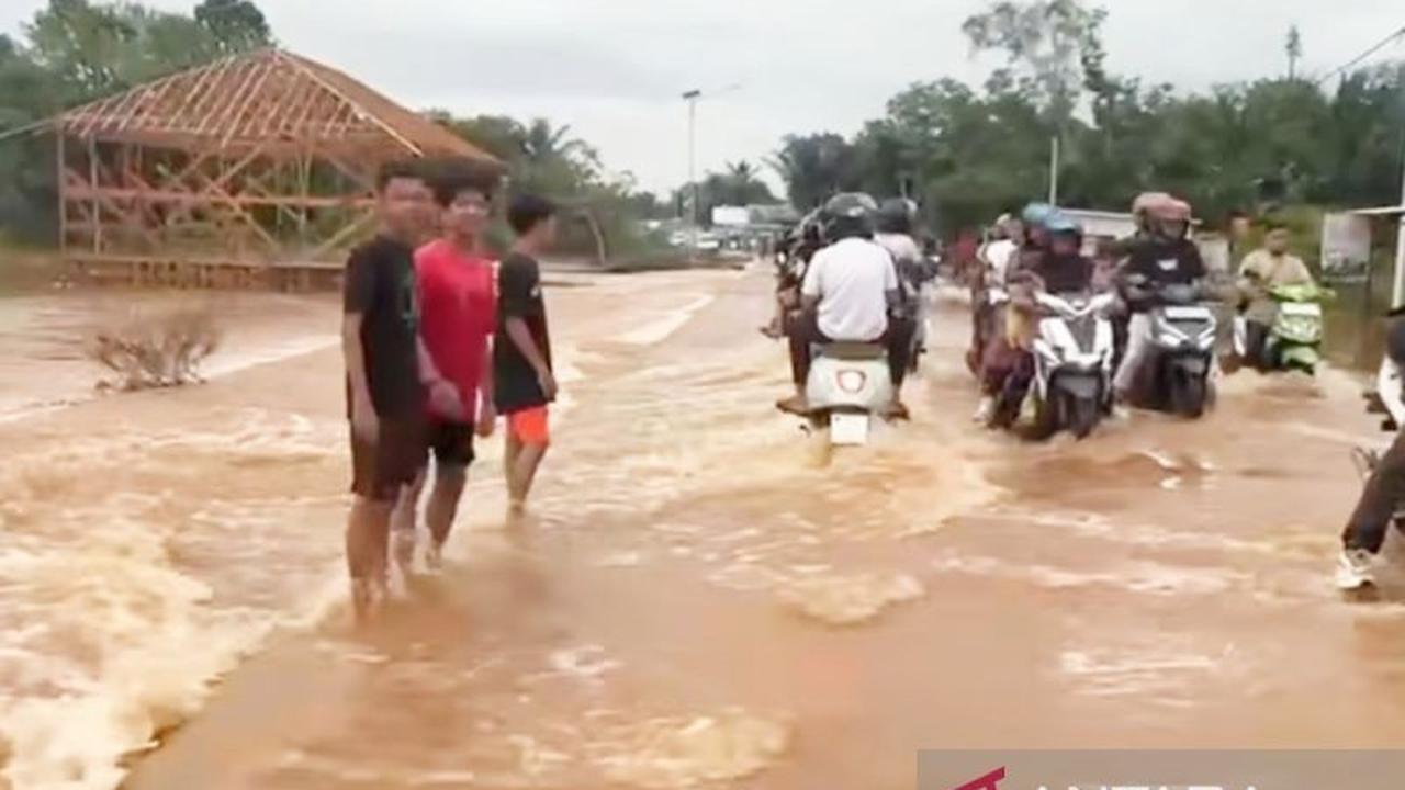 Kapolres Banjar Imbau Jamaah Sekumpul Tidak Terobos Banjir Menuju Martapura