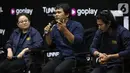 Sutradara Tunnel Ifa Isfansyah memberi keterangan pers serial GoPlay Original “Tunnel”, di Jakarta, Selasa (10/12/2019). Serial Tunnel memadukan genre kriminalitas dan fiksi ilmiah yang menampilkan rentang waktu terpisah 30 tahun, yakni 1990 dan 2020. (Liputan6.com/Fery Pradolo)