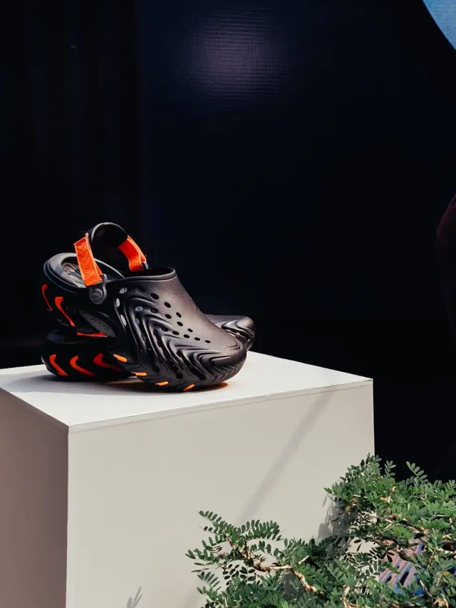 Crocs Echo II, Teman Eksperimen Gaya untuk Kamu yang Tidak Takut Berbeda